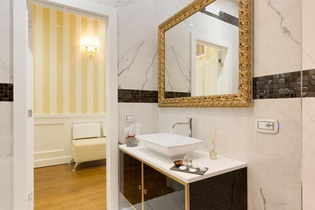 Piazza Venezia Luxury Suite Rome Buitenkant foto